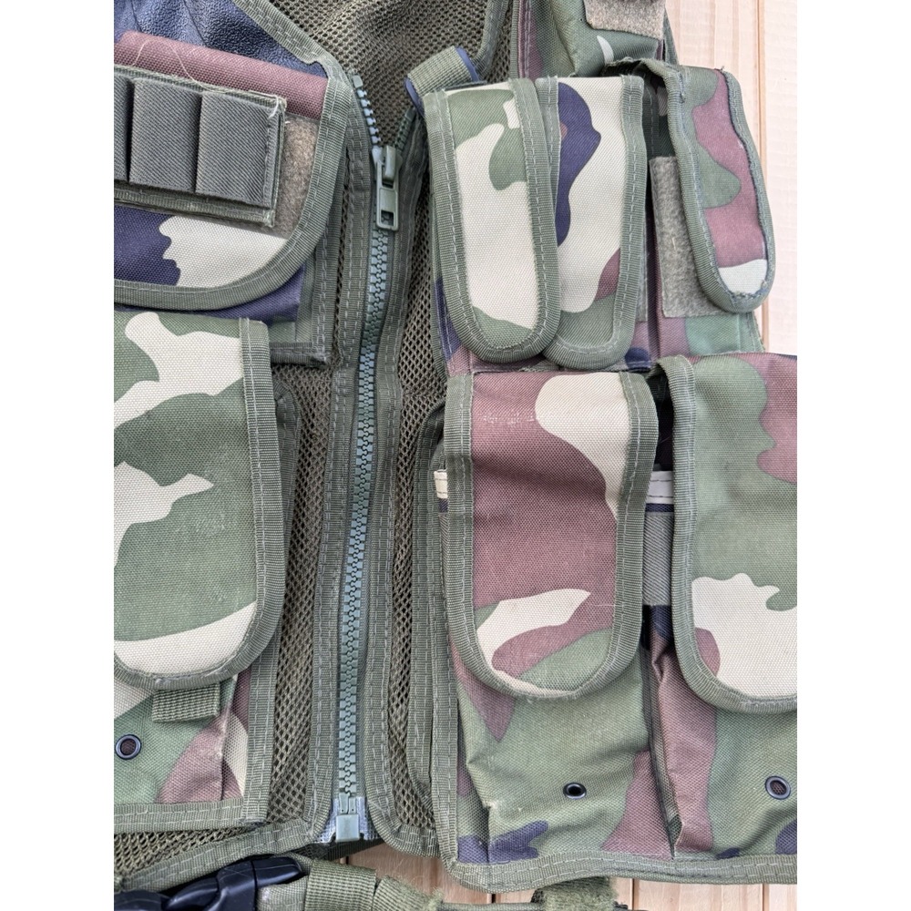 Military Green Tactical Vest - image 7
